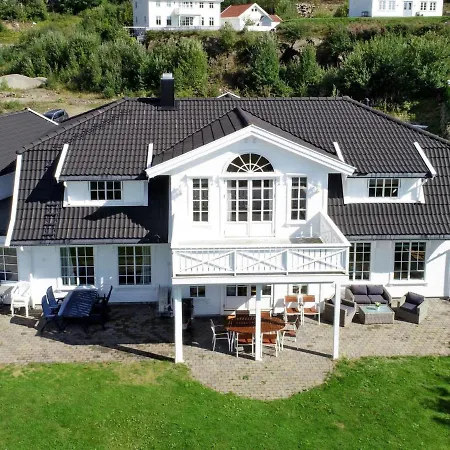 Holiday Svennevig *
